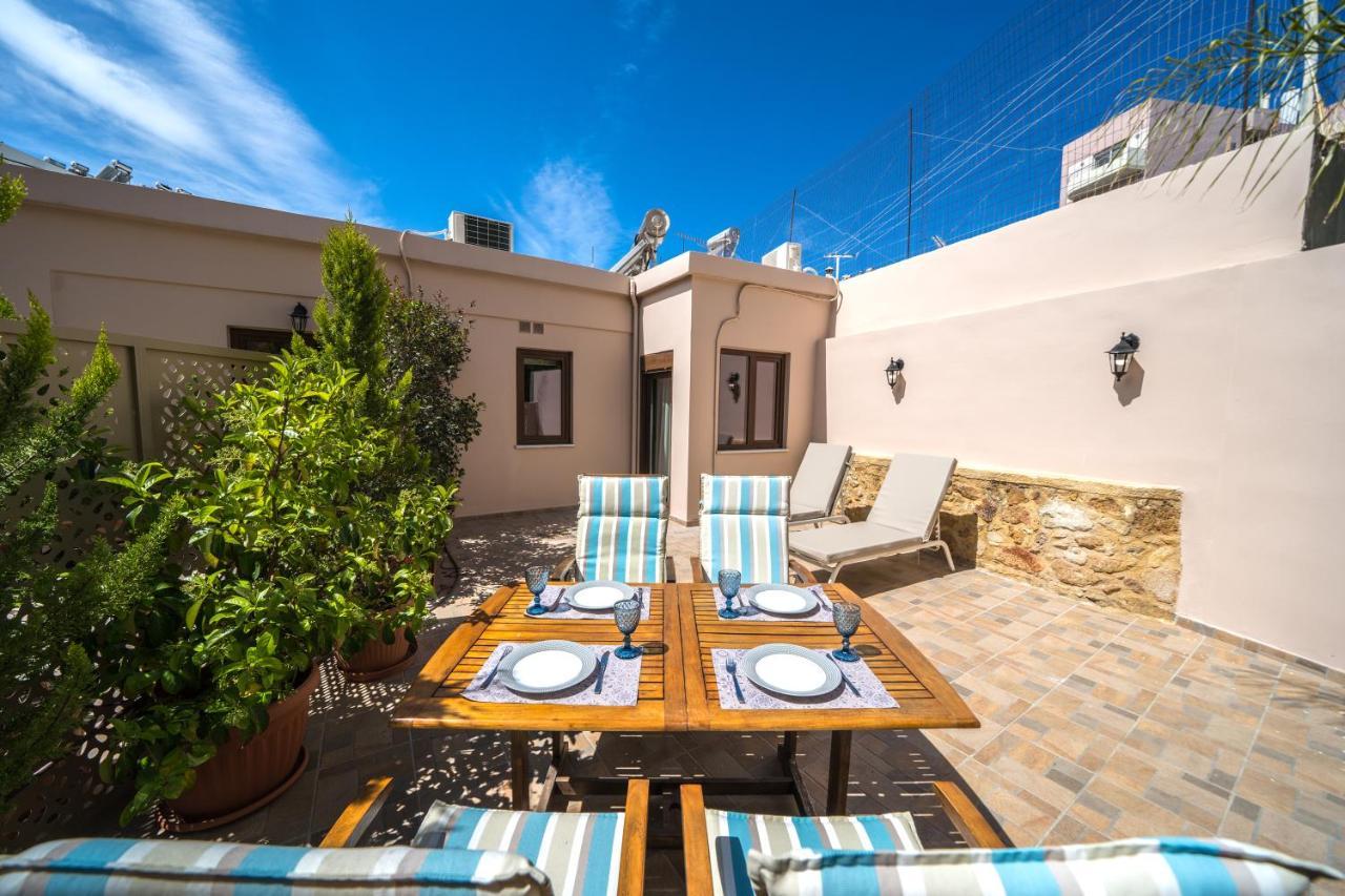 Iro City And Beach Boutique Homes Ханья Экстерьер фото