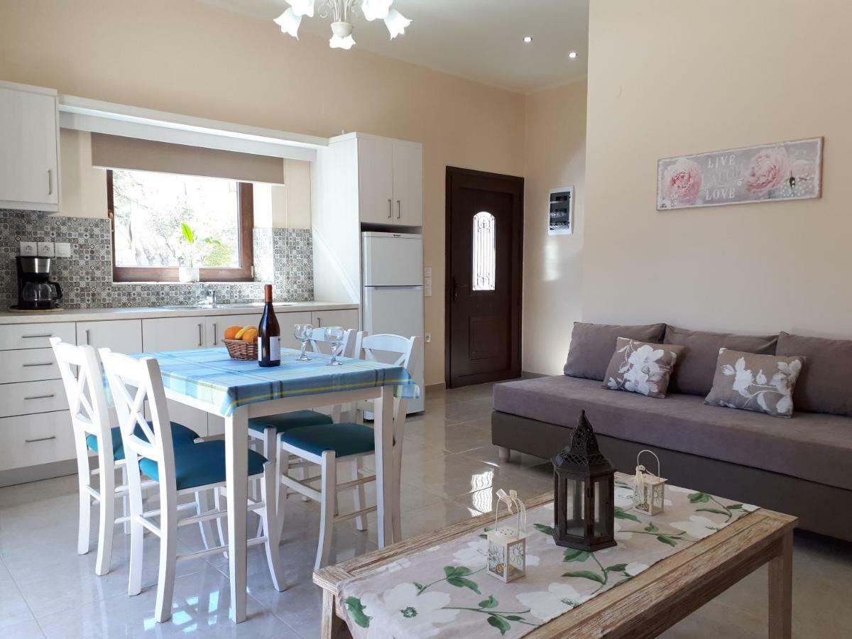 Iro City And Beach Boutique Homes Ханья Экстерьер фото